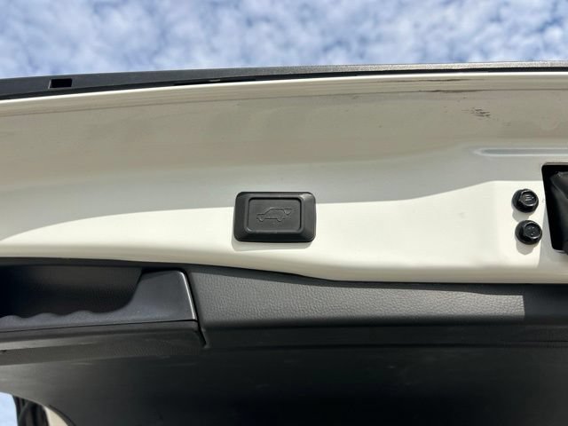 Used 2024 Toyota RAV4 XLE w/ Convenience Package FWD image 11
