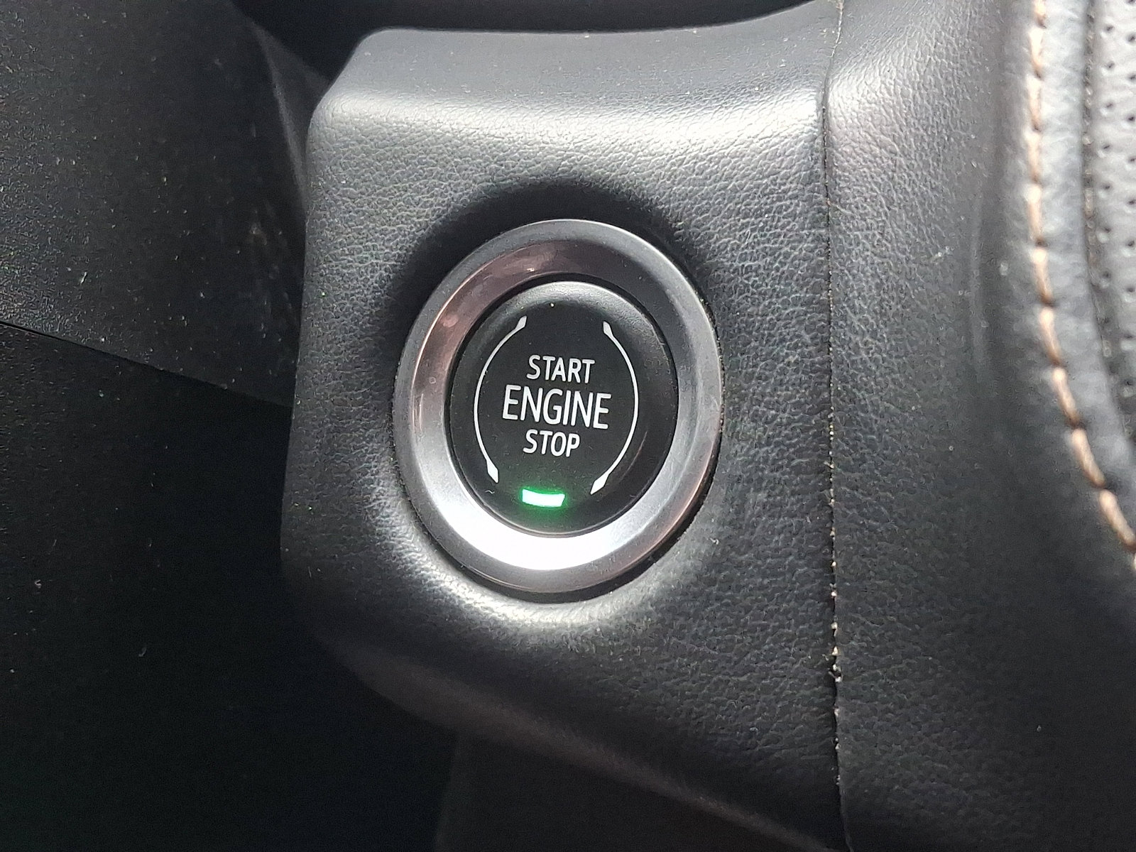 Used 2022 GMC Yukon AT4 image 9