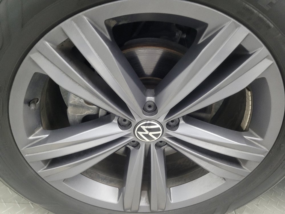 Used 2021 Volkswagen Atlas Cross Sport SE w/ V6 Towing Package image 31