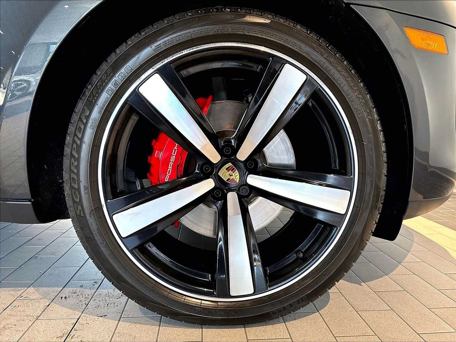 Used 2025 Porsche Macan S AWD/4WD image 14