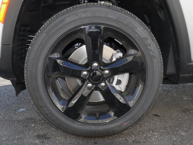 New 2025 Jeep Grand Cherokee L Altitude image 13