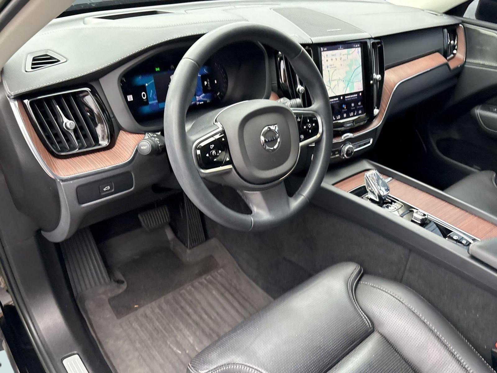 Certified 2023 Volvo XC60 B5 Ultimate image 4