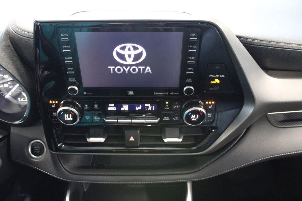 Used 2021 Toyota Highlander Limited AWD/4WD image 27