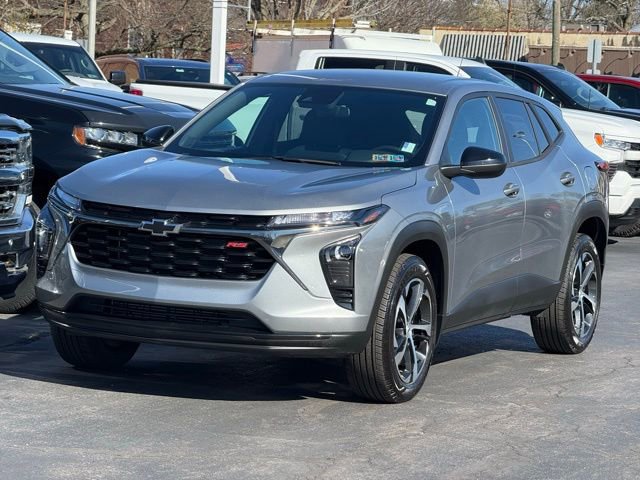 Used 2024 Chevrolet Trax RS w/ Driver Confidence Package image 3