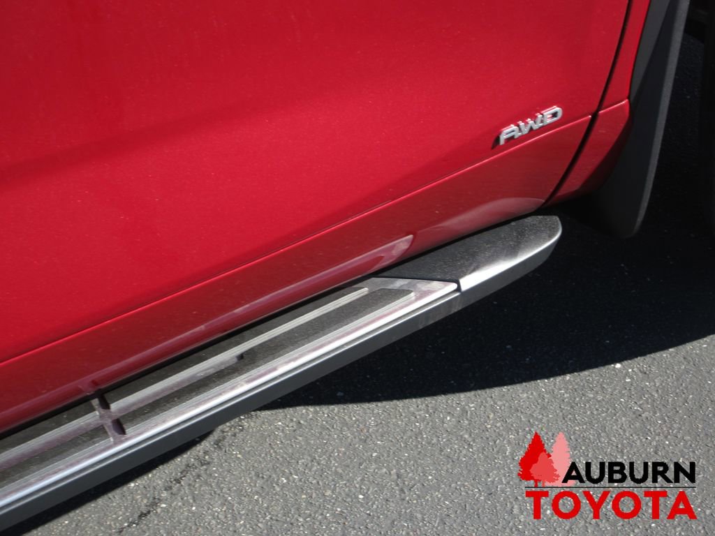 New 2026 Toyota Highlander Platinum image 3