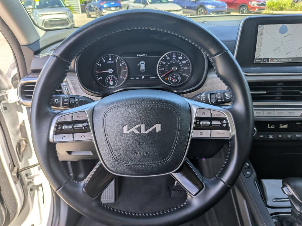 Certified 2022 Kia Telluride SX w/ Towing Package FWD image 33