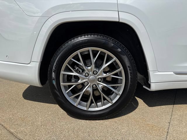 Used 2025 Jeep Grand Cherokee L Summit AWD/4WD image 10