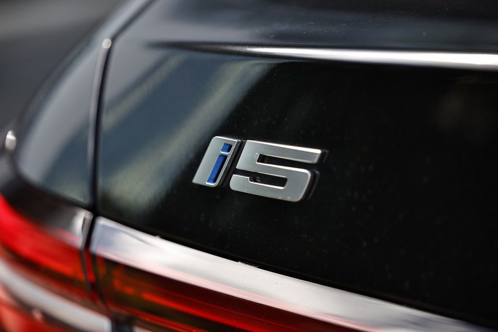 Certified 2025 BMW i5 xDrive40 w/ Premium Package image 12