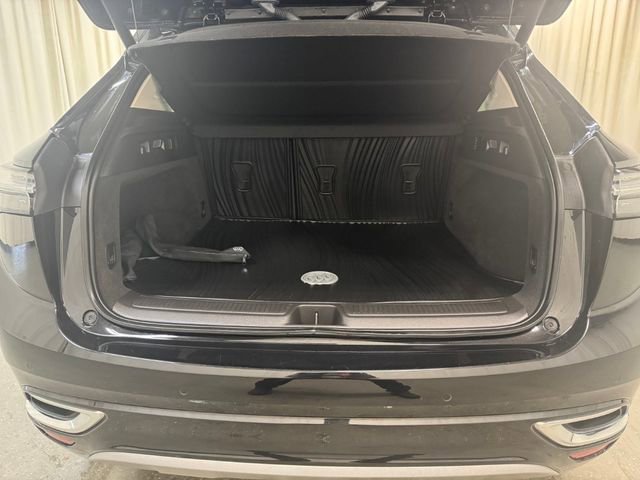 Used 2023 Buick Envision Avenir image 30