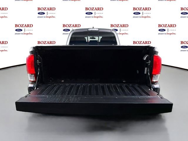 Used 2017 Toyota Tacoma TRD Sport RWD image 32