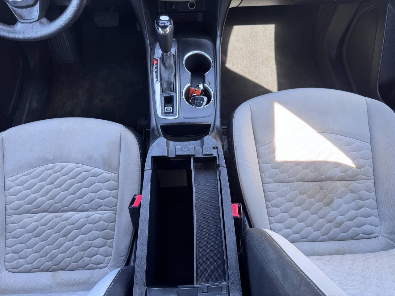 Used 2018 Chevrolet Equinox LS FWD image 19