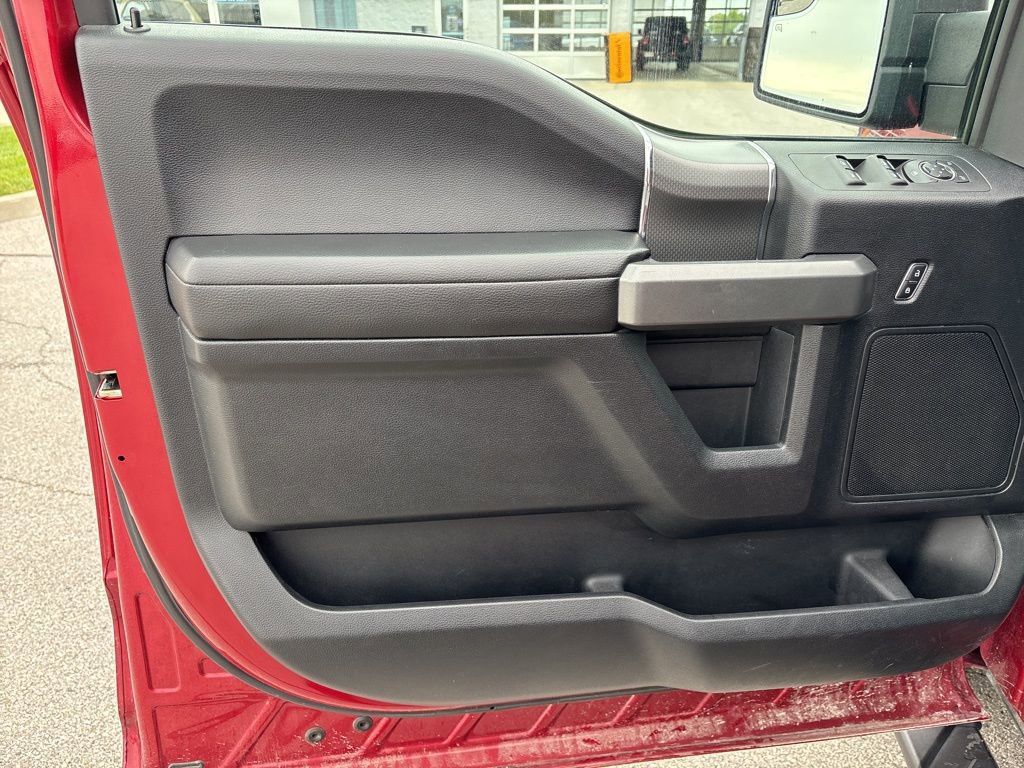 Used 2016 Ford F150 XLT w/ Equipment Group 302A Luxury AWD/4WD image 8