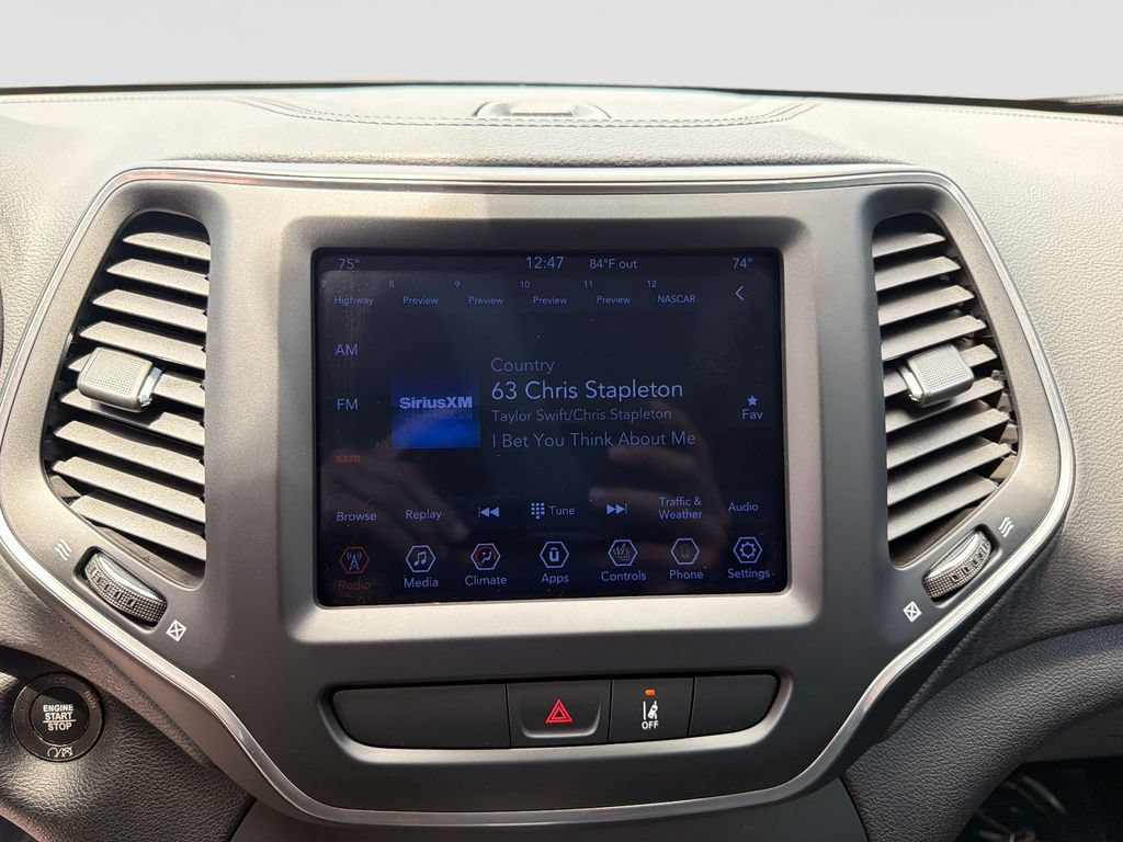 Used 2022 Jeep Cherokee Latitude Lux w/ Sun & Sound Group AWD/4WD image 24