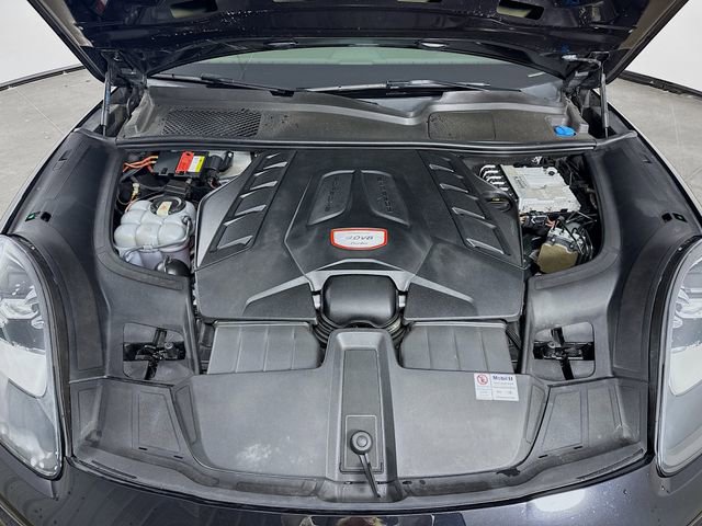 Used 2020 Porsche Cayenne Turbo image 32