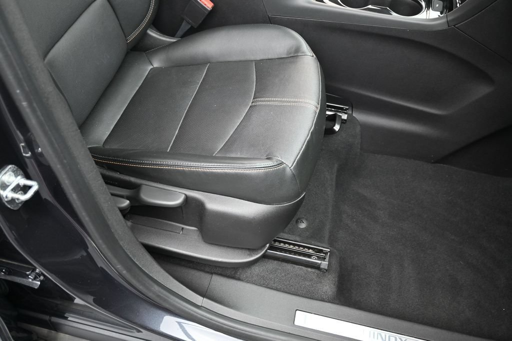 Used 2022 Chevrolet Equinox Premier FWD image 39