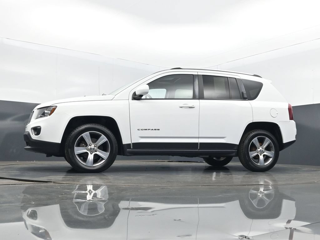 Used 2017 Jeep Compass High Altitude FWD image 13