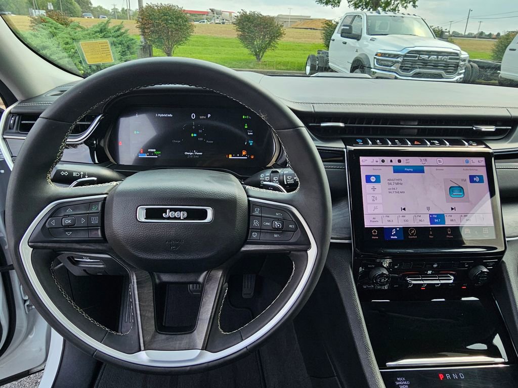 Used 2023 Jeep Grand Cherokee 4WD 4xe image 17