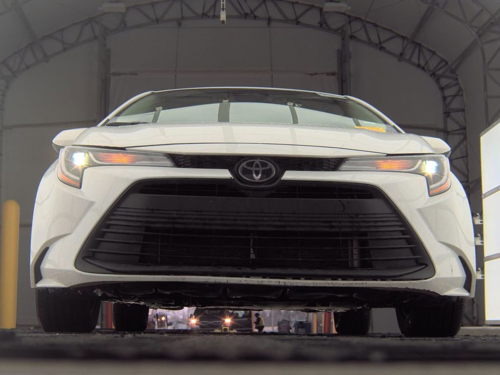 Used 2024 Toyota Corolla LE image 2
