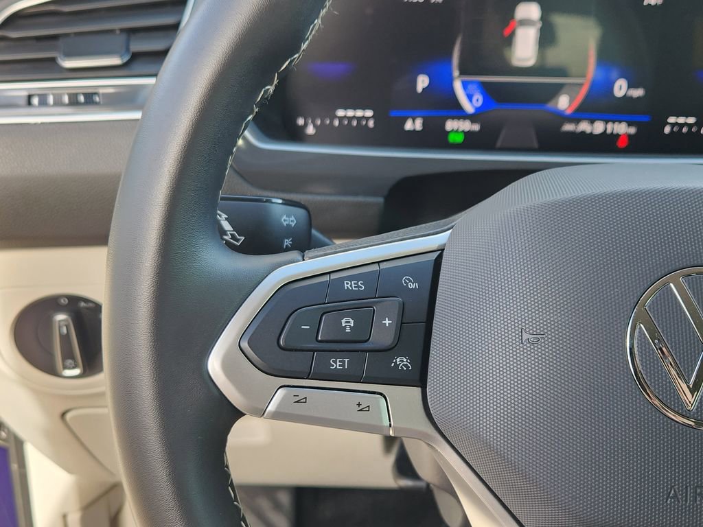 Used 2024 Volkswagen Tiguan SE w/ MDO Package, Two-Row image 16