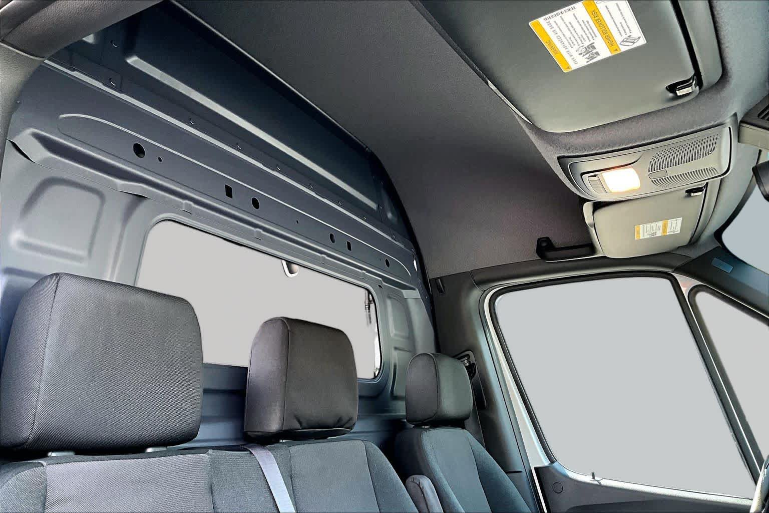 Used 2020 Mercedes-Benz Sprinter 2500 image 14