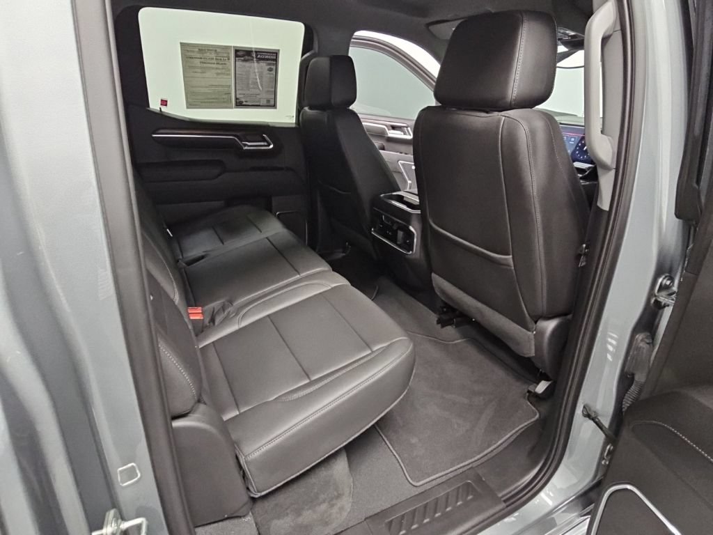 Used 2023 GMC Sierra 1500 SLT w/ SLT Premium Plus Package AWD/4WD image 37