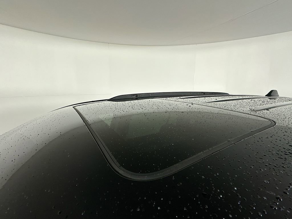 Used 2023 Jeep Grand Cherokee Laredo w/ Luxury Tech Group I image 33