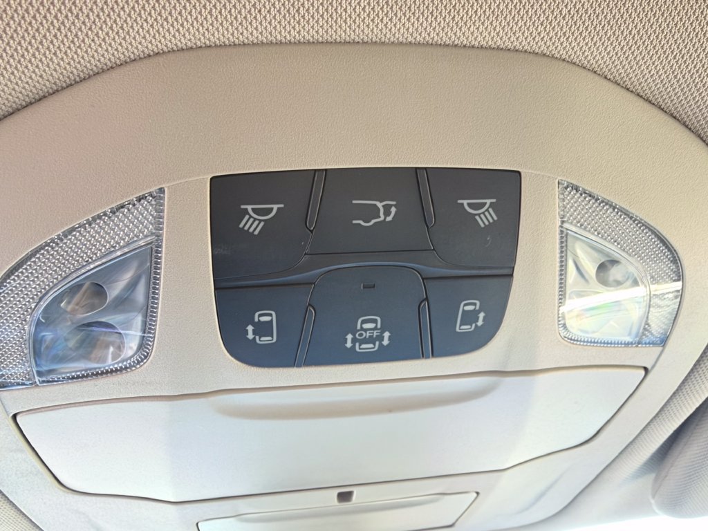 Used 2023 Chrysler Pacifica Touring-L FWD image 26