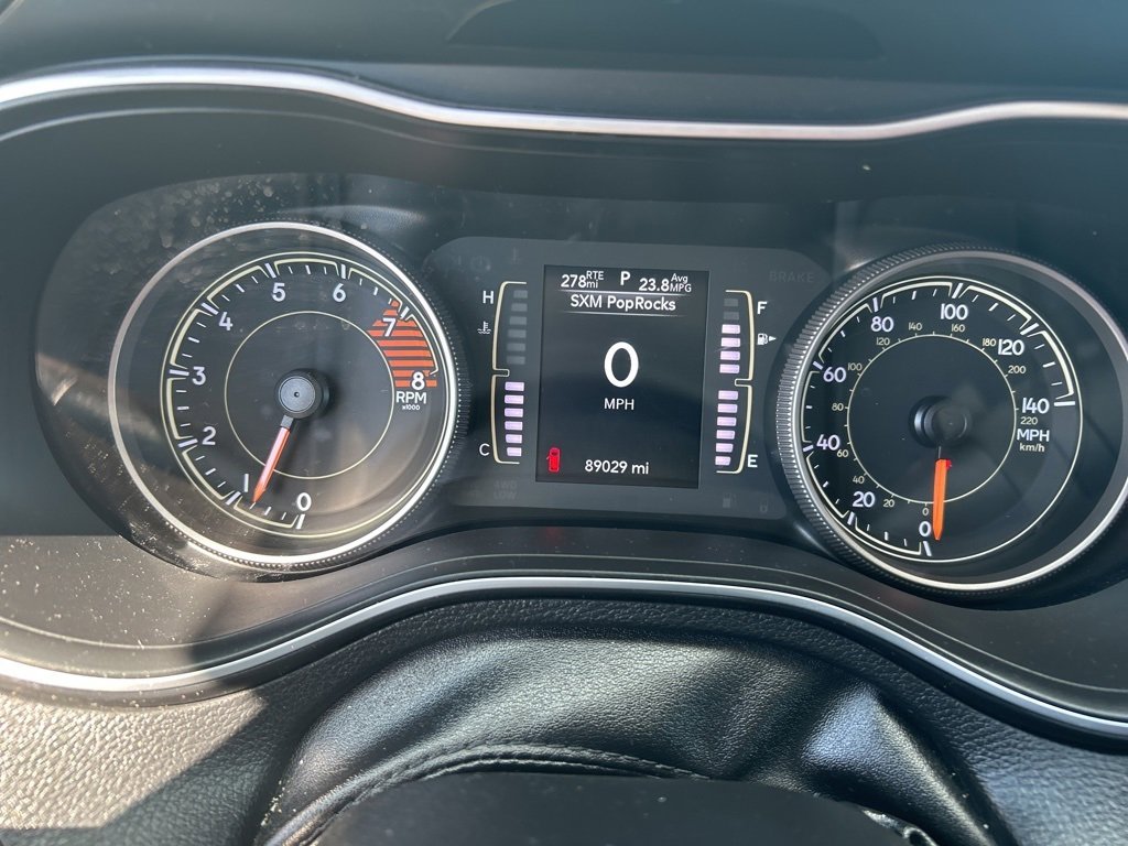 Used 2019 Jeep Cherokee Latitude w/ Cold Weather Group image 7