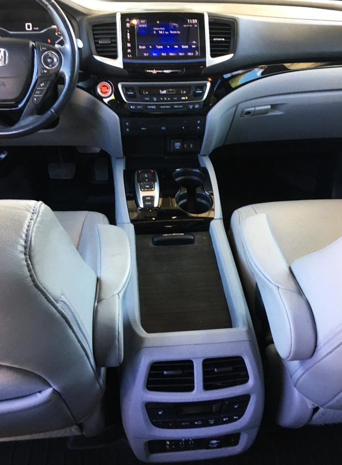 Used 2017 Honda Pilot Elite image 25