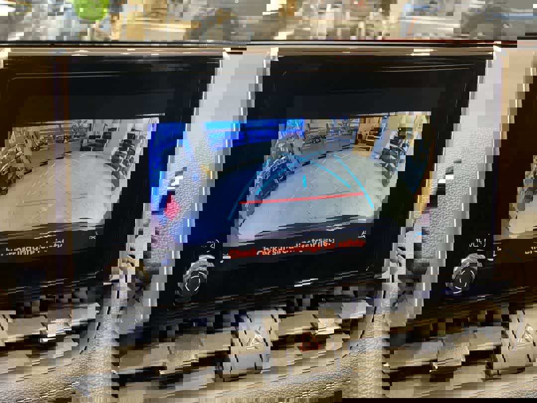 Used 2025 Toyota RAV4 XLE image 19