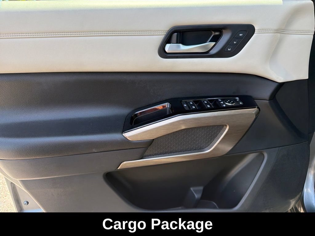 Used 2022 Nissan Pathfinder Platinum w/ Cargo Package FWD image 12