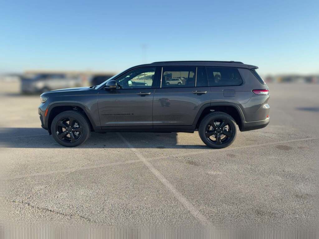 New 2025 Jeep Grand Cherokee L Limited image 6