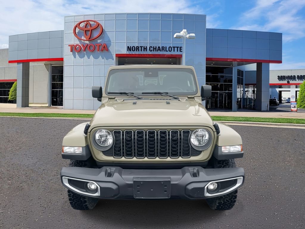 Used 2025 Jeep Gladiator Sport image 5