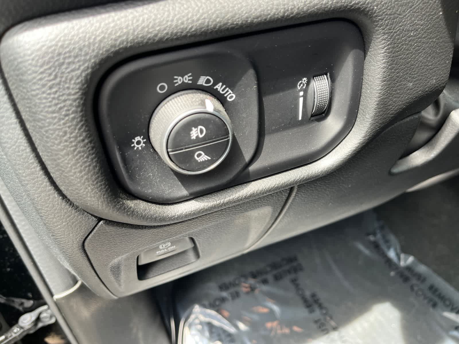 Used 2023 RAM 1500 Big Horn AWD/4WD image 16