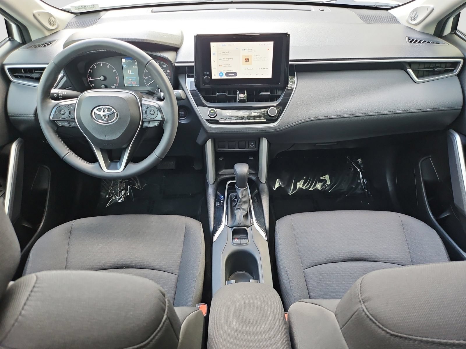 Used 2024 Toyota Corolla Cross LE w/ Moonroof Package FWD image 17