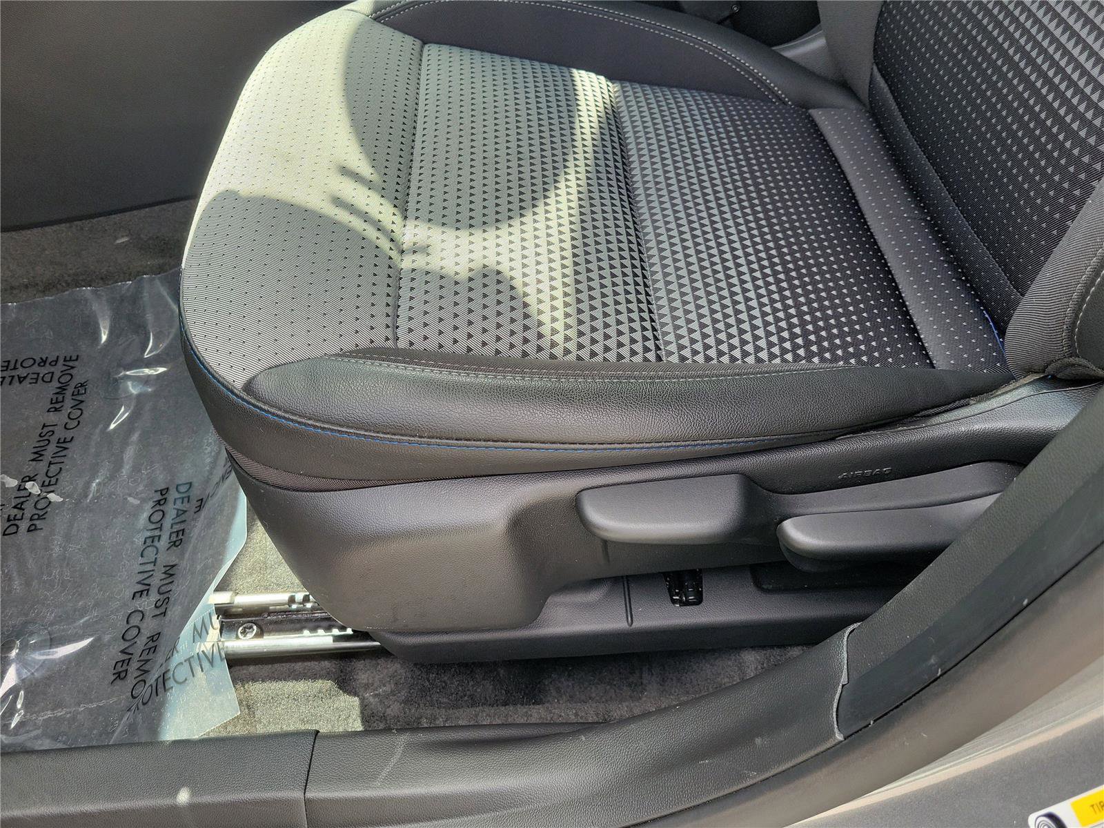 Used 2025 Chevrolet Trax LT w/ LT Convenience Package image 16