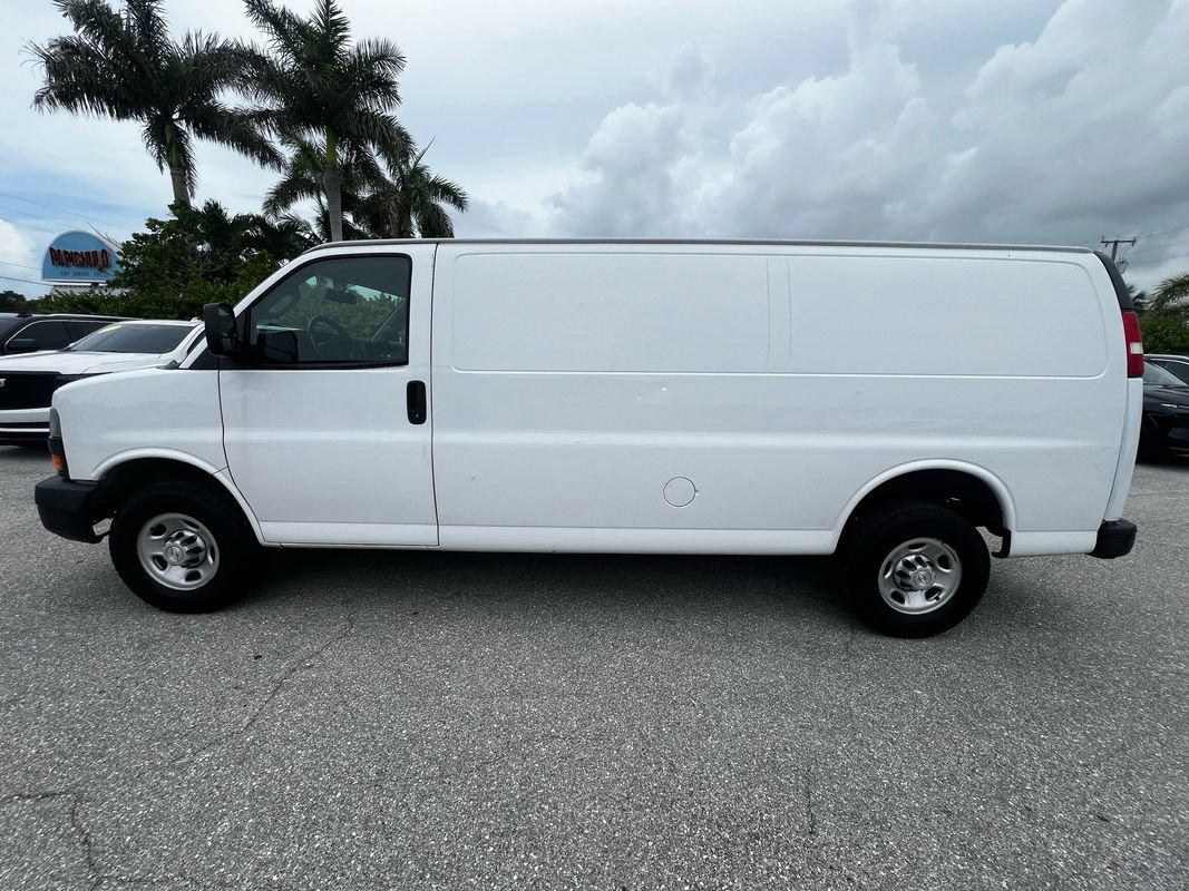 Used 2021 Chevrolet Express 2500 Extended w/ Driver Convenience Package RWD video 2
