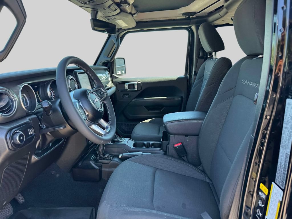 Used 2023 Jeep Wrangler Unlimited Sahara w/ Cold Weather Group AWD/4WD image 16