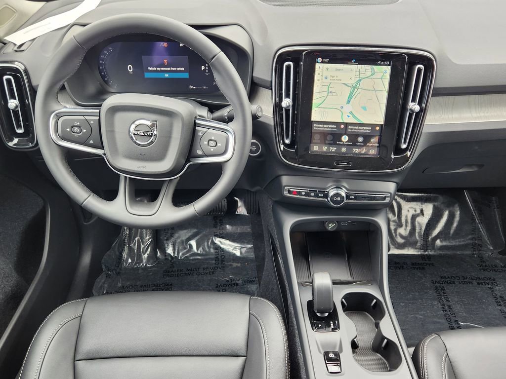 New 2026 Volvo XC40 B5 Core w/ Climate Package image 2