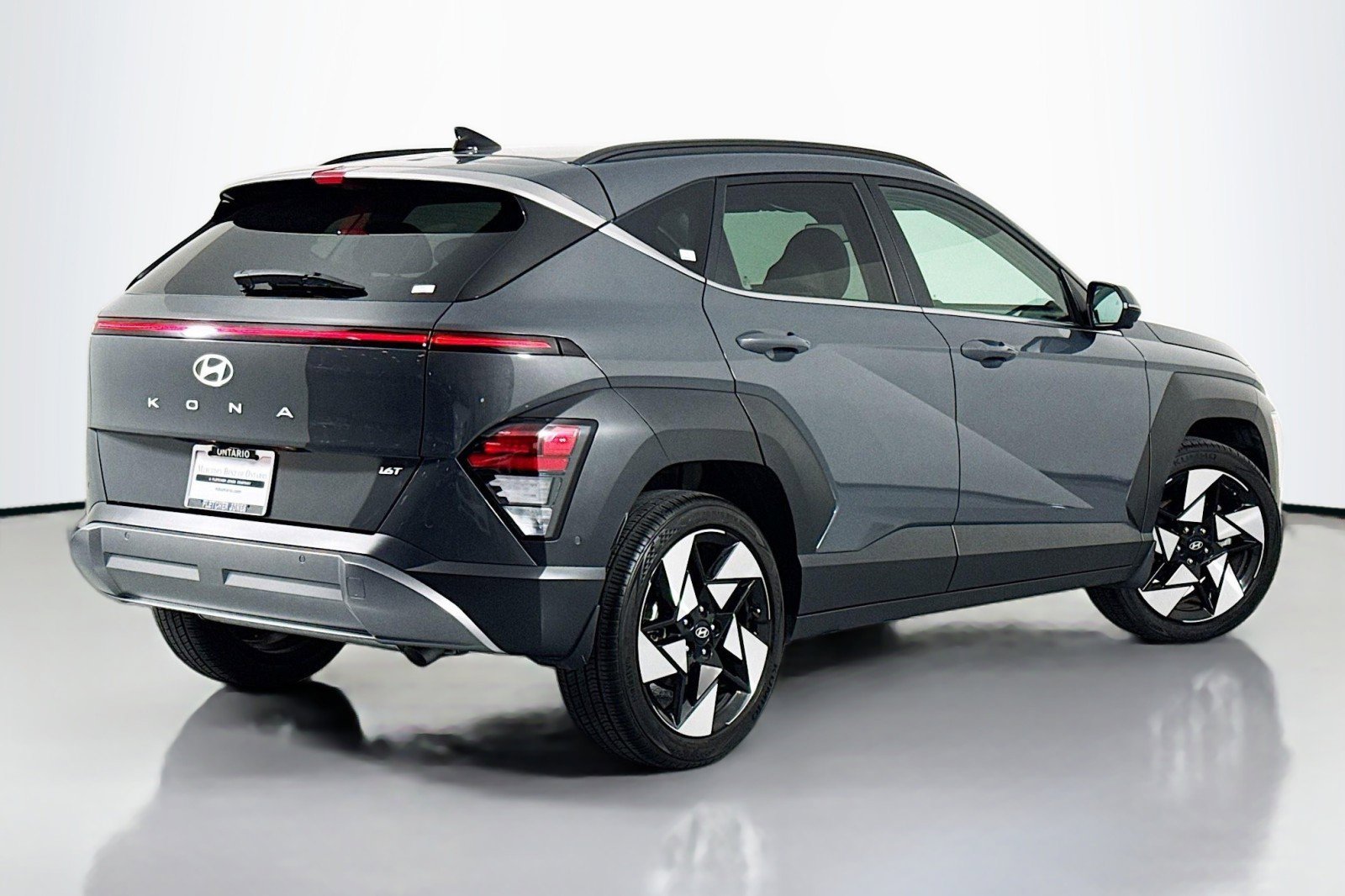Used 2025 Hyundai Kona Limited image 12