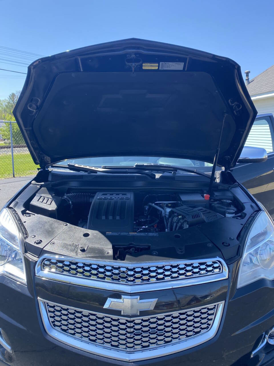 Used 2010 Chevrolet Equinox LT w/ Chrome Appearance Package image 4