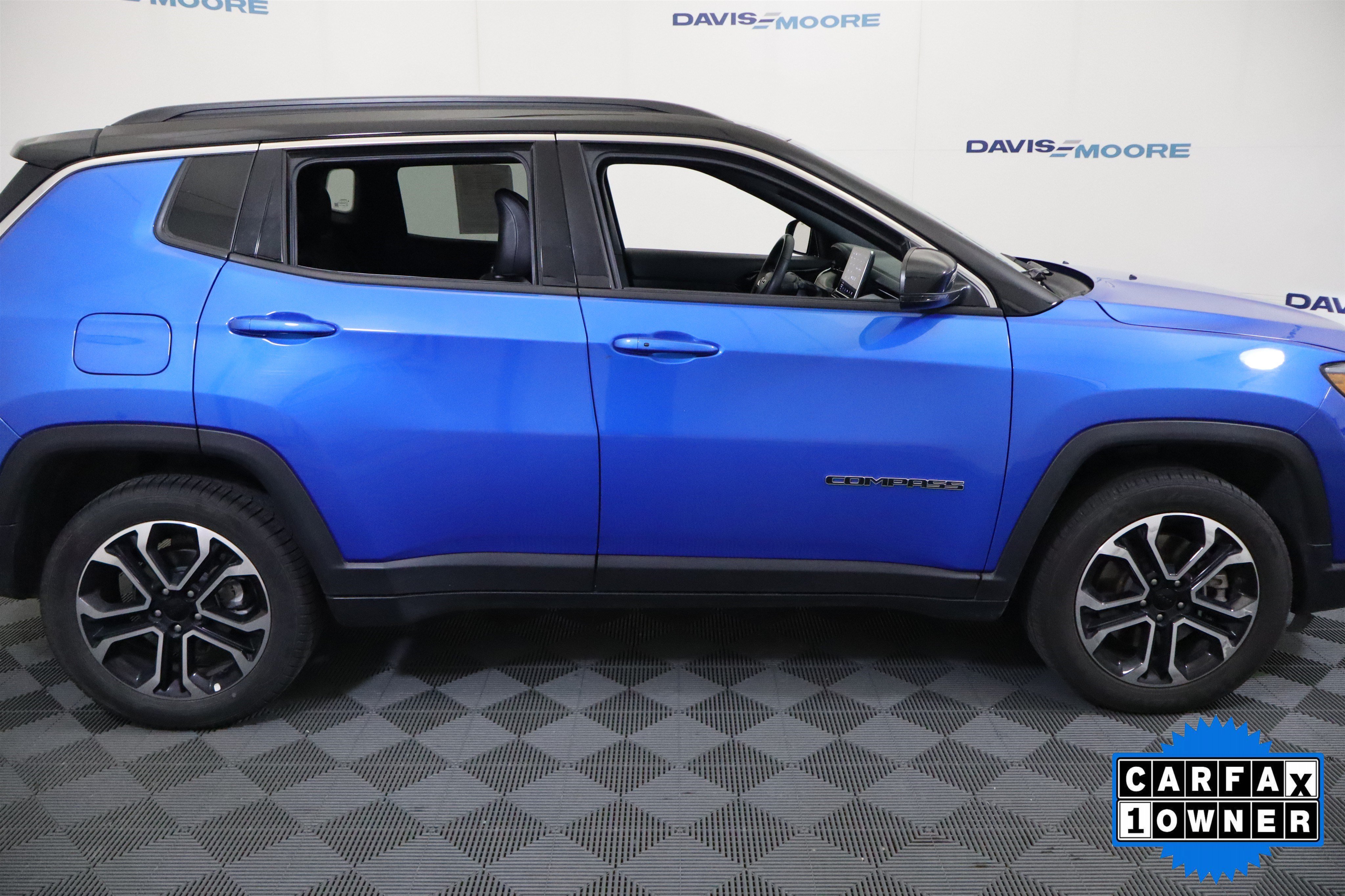 Used 2024 Jeep Compass Limited AWD/4WD image 5
