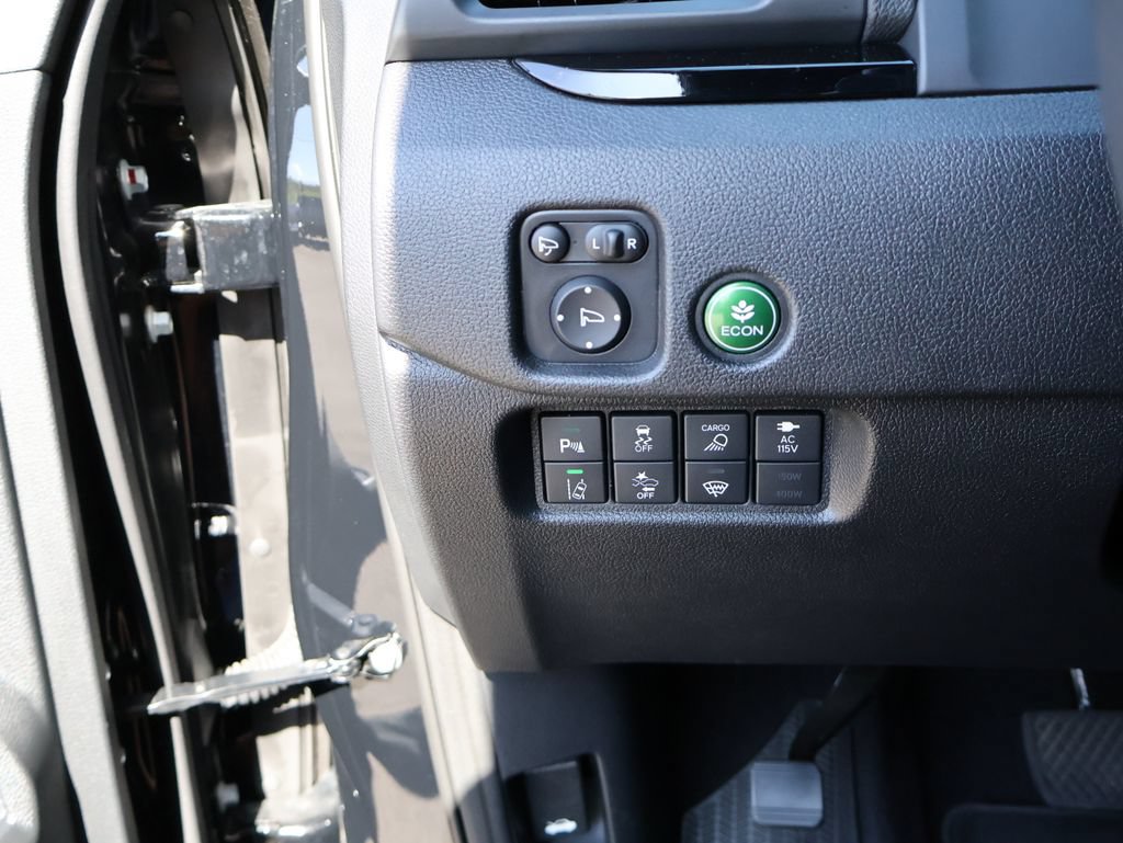 Certified 2025 Honda Ridgeline Black Edition image 30