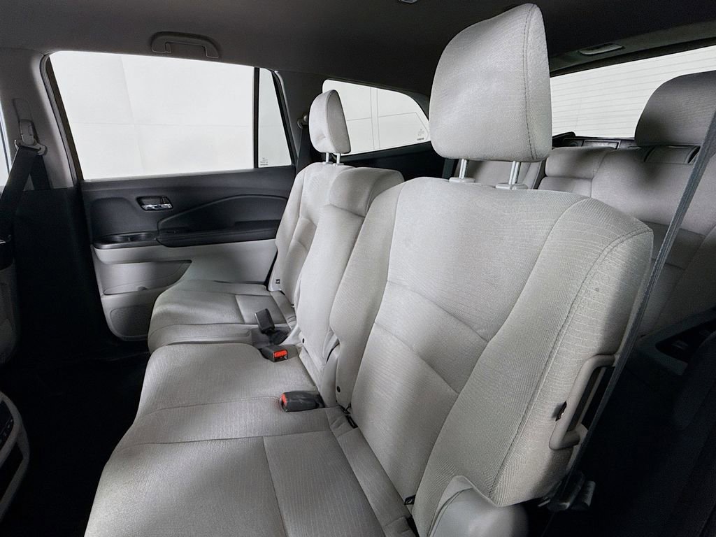 Used 2017 Honda Pilot EX image 33