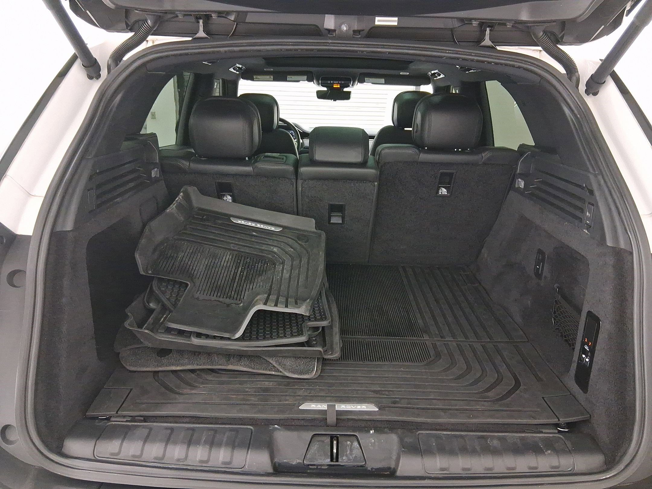 Used 2023 Land Rover Range Rover Sport SE Dynamic image 30