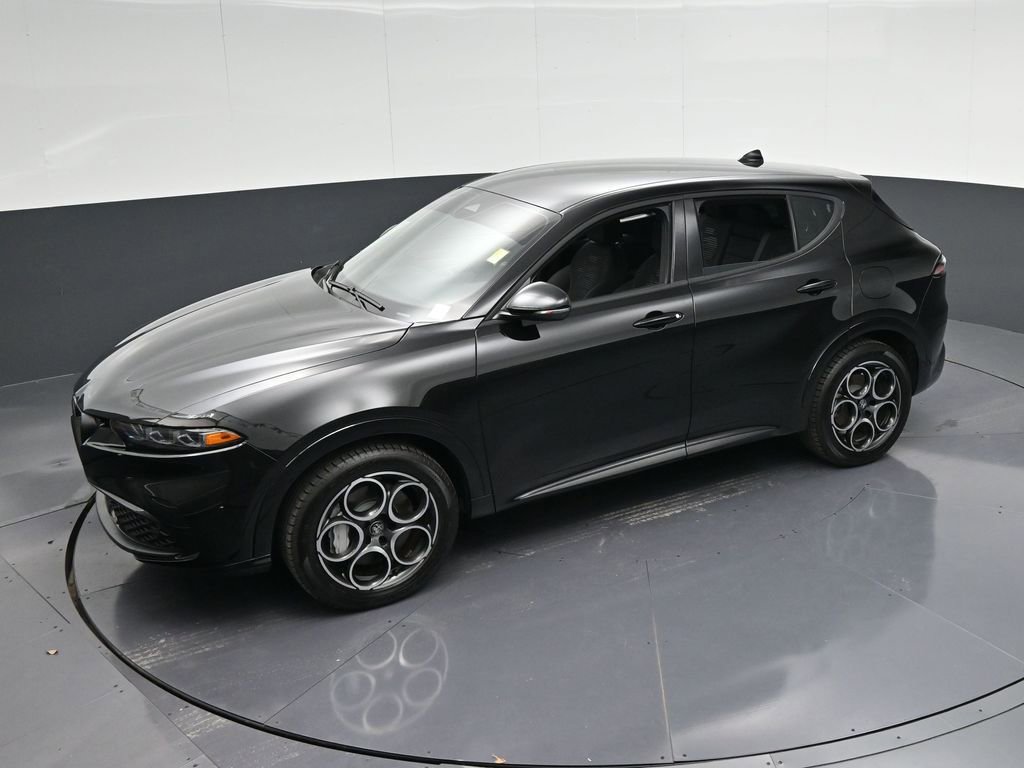 Used 2025 Alfa Romeo Tonale AWD/4WD image 29
