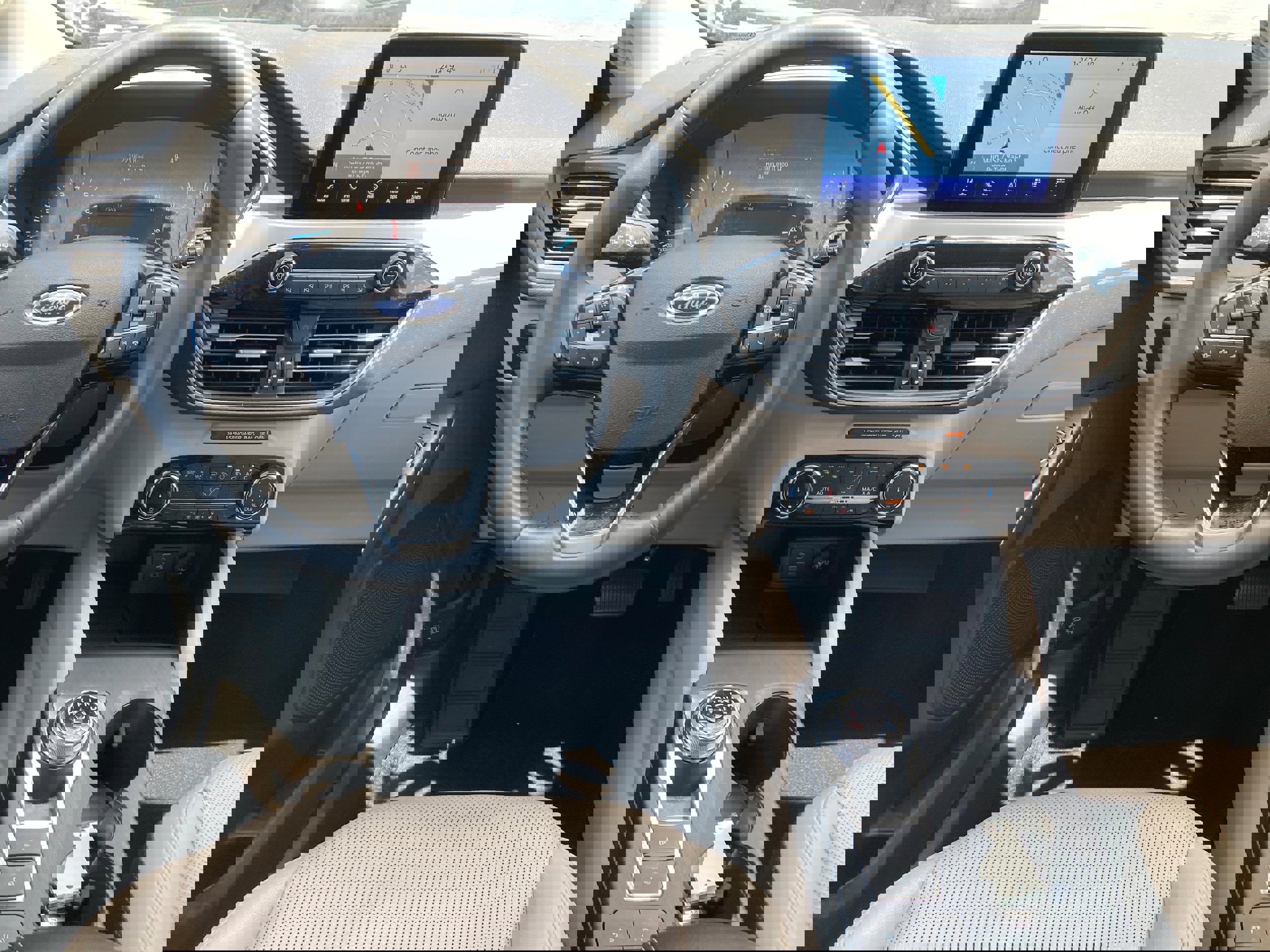 Used 2022 Ford Escape SEL image 9