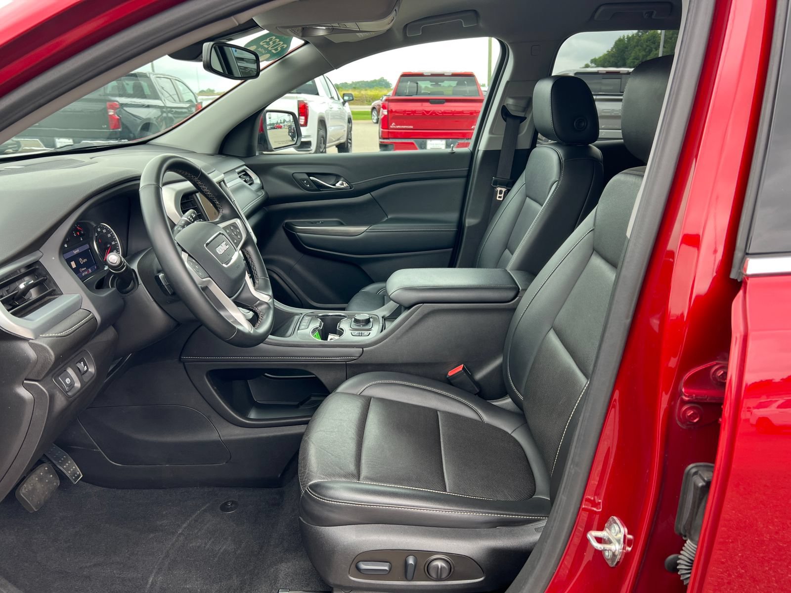Certified 2023 GMC Acadia SLT w/ Trailering Package AWD/4WD image 5