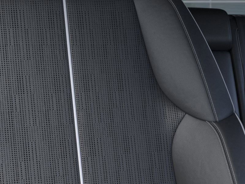 New 2025 Cadillac Optiq Luxury 2 w/ LPO, Floor Liner Package image 21