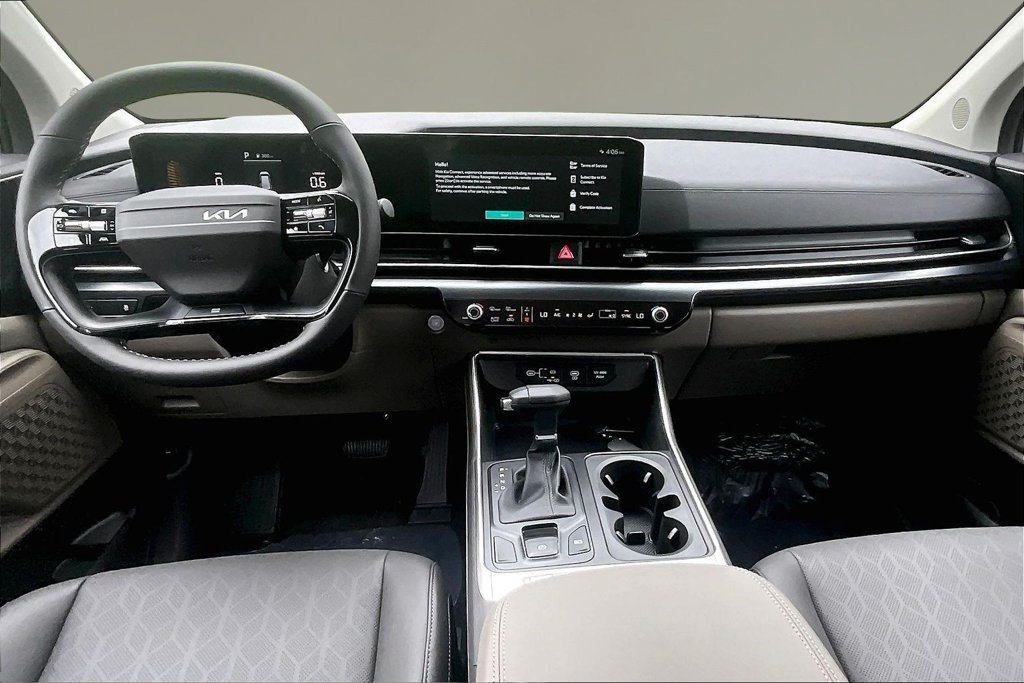 New 2027 Kia Carnival FWD image 5